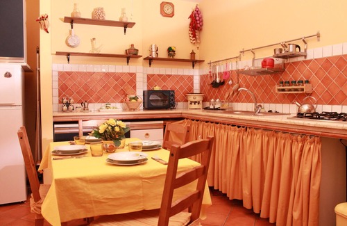Naples City Centre Apartment | Naples 28 Holiday Home