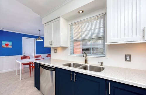 East Naples House | Naples Beach Escape | Pool, Canal Views & Tiki Vibes Near Pier & 5th Avenue