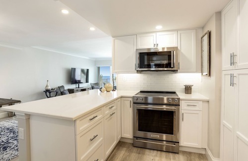 Moorings Condo | Naples Continental Club Beachfront condo!
