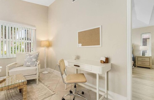 Central Naples House | Naples Golf Front Lux Pool Home