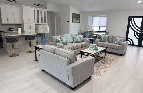 Rural Estates House | Naples Hidden Gem, pet friendly, king beds
