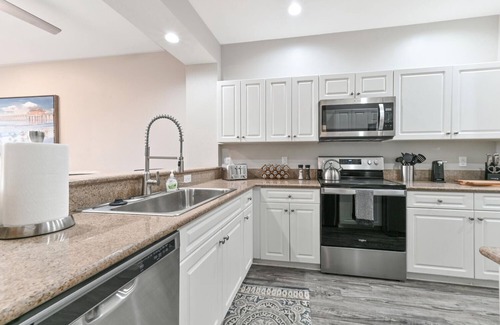 Naples Condo | Naples lake view condo at Lely golf resort!