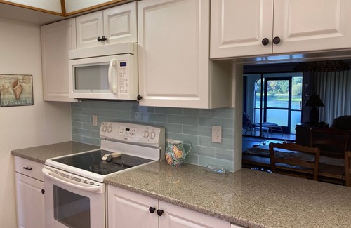 North Naples Condo | Naples - Lovely, quiet one floor villa/condo, west of 41, minutes from beaches