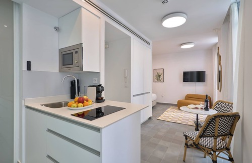 Alameda Apartment | Naranjas y Limones, by Homing U