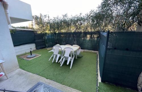 Anatole France Apartment | Narbonne centre T2 avec jardinet et parking