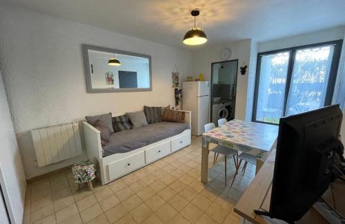 Anatole France Apartment | Narbonne centre T2 avec jardinet et parking