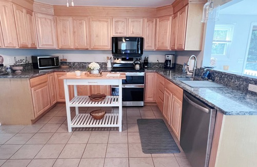 Bonnet Shores House | Narragansett Beach Escape - spacious and newly updated, short drive to beach!