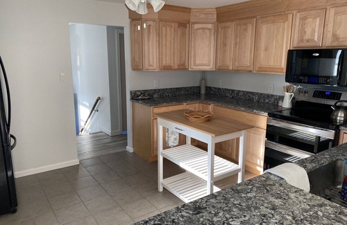 Bonnet Shores House | Narragansett Beach Escape - spacious and newly updated, short drive to beach!