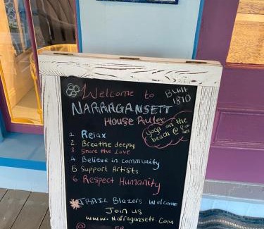 Oak Bluffs Bed & Breakfast | Narragansett House