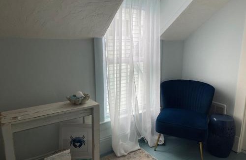 Oak Bluffs Bed & Breakfast | Narragansett House