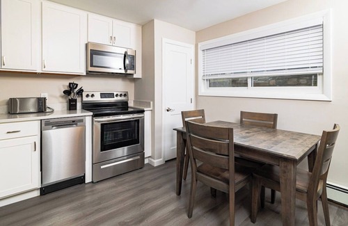 Narragansett Apartment | Narragansett Pier Apartment