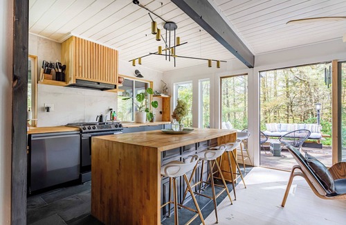Narrowsburg House | Narrowsburg Chalet: 4 Acres w/PVT Trail to Tusten