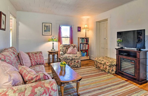 Narrowsburg House | Narrowsburg Farmhouse Hideaway on 2 Acres w/ Pond!