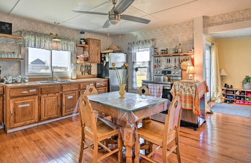 Narrowsburg House | Narrowsburg Farmhouse Hideaway on 2 Acres w/ Pond!