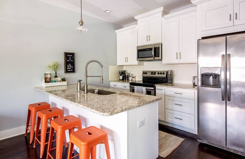 Maplewood Heights House | NASH CITY Modern Home ★ Rooftop Hangout ★ 9min→DT