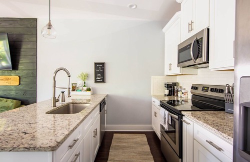 Maplewood Heights House | NASH CITY Modern Home ★ Rooftop Hangout ★ 9min→DT