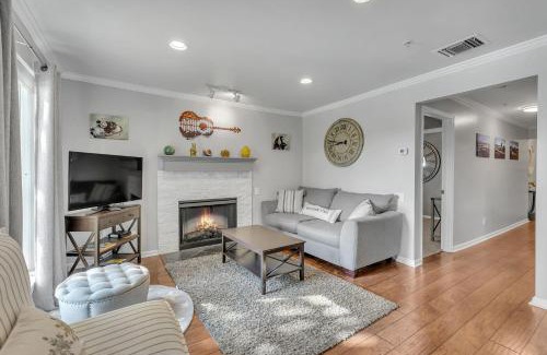 North Capitol Apartment | Nash Star Private Condo - 2bed, 2bath, Sleep 6, 25 Min Walk To Broadway And All Nashville Attractions, Pool, Gym