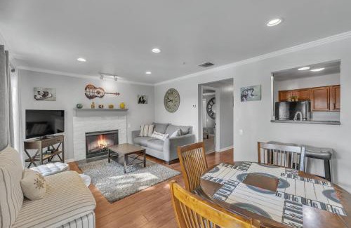 North Capitol Apartment | Nash Star Private Condo - 2bed, 2bath, Sleep 6, 25 Min Walk To Broadway And All Nashville Attractions, Pool, Gym