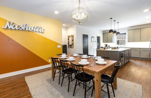 Historic Waverly House | Nashville Comfort-Mins to Broadway-12th S District