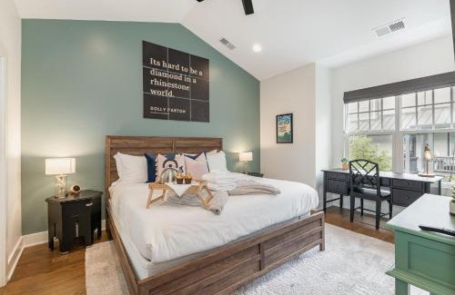 Historic Waverly House | Nashville Comfort-Sleeps 10-3 Mins to 12 South
