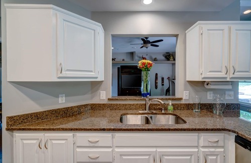 Nashville House | Nashville Corporate Rental: quick access to BNA, Priest Lake and Attractions!