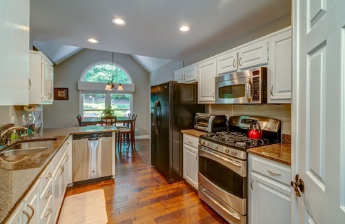 Nashville House | Nashville Corporate Rental: quick access to BNA, Priest Lake and Attractions!