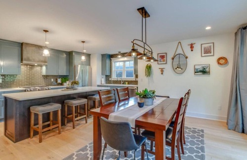 Radnor House | Nashville Getaway- Relaxing Backyard- Large Patio