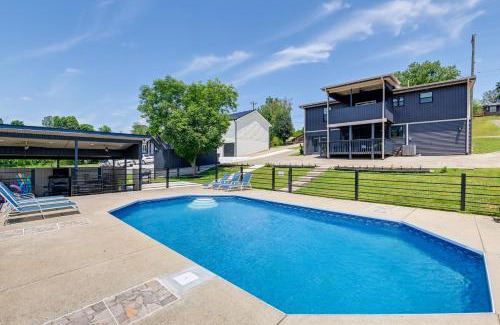 Barclay Drive House | Nashville Home with Seasonal Pool Less Than 5 Mi to Dtwn!