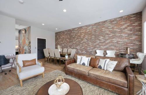 West End House | Nashville Luxe Rooftop Lounge with Views And Games