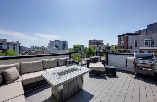 West End House | Nashville Luxe Rooftop Lounge with Views And Games