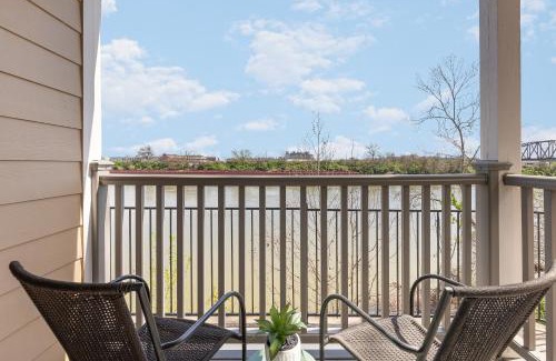 North Capitol Apartment | Nashville Oasis Walk to Broadway with POOL, Parking, Gym and Patio