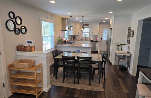Inglewood House | NASHVILLE RETREAT! 8 BEDS, 12 PPL, 4 Rooms, 2.5Bath, GAMES, FIREPIT, YARD, GRILL