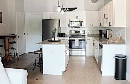 TMAG Thompson LN - Murfreesboro Rd Apartment | Nashville Retreat near downtownnn