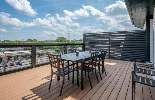 Nashville House | Nashville Rooftop Escape Rooftop City View Walkable