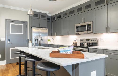 Nashville House | Nashville Rooftop Escape Rooftop City View Walkable
