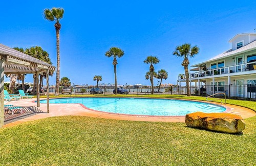 Key Allegro Apartment | Nassau #402