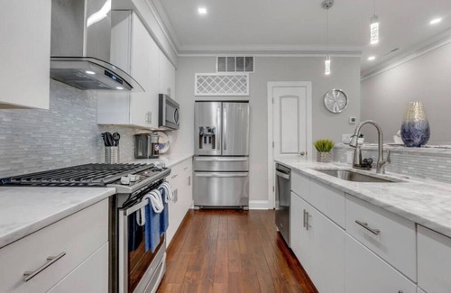 Near Northeast Bed & Breakfast | "Nations Capitol Comfort - Your Corporate Quintessential Stay"