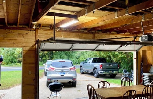 Fennville House | nAtkins cottagenPrivate close to town pet friendly