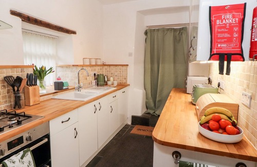 Natland Cottage | NATLAND HALL COTTAGE, pet friendly, with a garden in Kendal