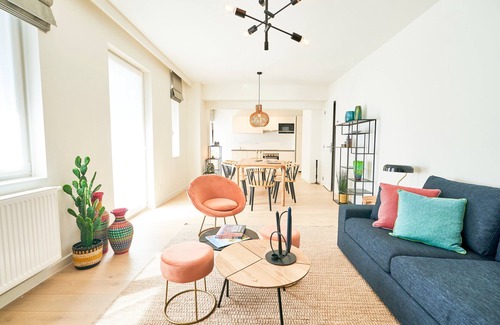 Plasky Apartment | NATO&EU 2BR Apt - Free Parking/Washer/Luggage Room