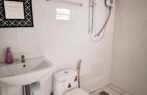 Kuching House | Natol Villa -London
