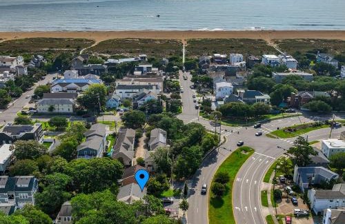Northeast Virginia Beach House | Natural Beauty B