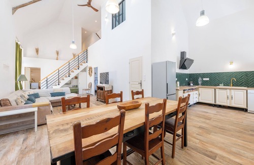 Saint-Setiers House | Natural charm and open space