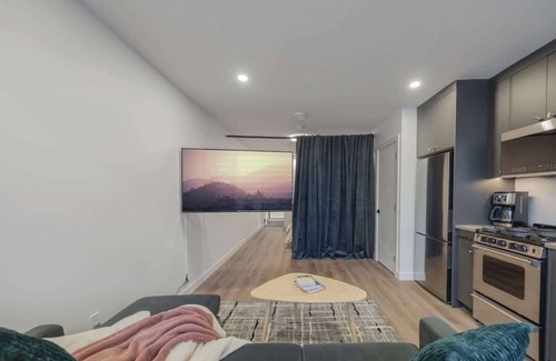 West Hillhurst Apartment | Natural Light, Big Windows, Studio w/AC