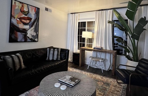 Lake Balboa Apartment | Naturally Lit Luxury & Stylish 2 Bedroom Apt with Pool