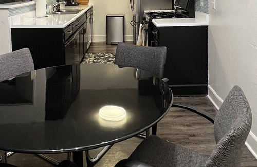 Lake Balboa Apartment | Naturally Lit Luxury & Stylish 2 Bedroom Apt with Pool