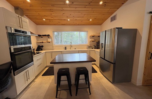 Northern Bruce Peninsula Cottage | Nature and Wellness Retreat with Nordic Sauna &SPA by Georgian Bay & Bruce Trail
