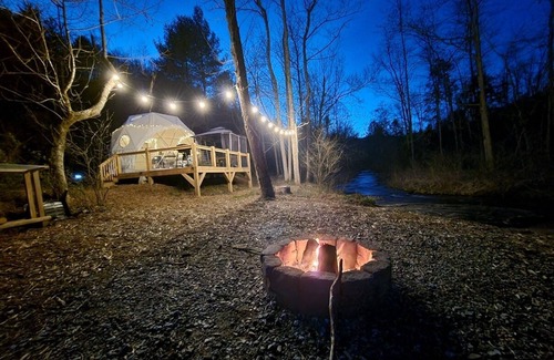 Purlear RV Rental | Nature escape Dome, Hot Shower/Cool Tub, WIFI