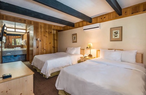 Bass Lake Hotel | Nature Lover's Hideaway | Bass Lake Activities & Yosemite Trails Nearby