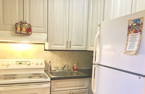 St. Cloud Cottage | Nature Lovers Bungalow near Orlando, Disney, In St. Cloud
